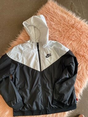 Nike White & Black Hooded Windbreaker Jacket